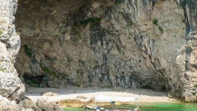 Betina Cave
